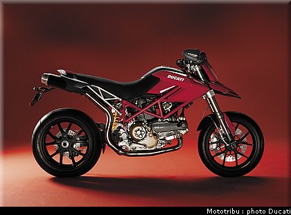 ducati_hypermotard_2007_047.jpg