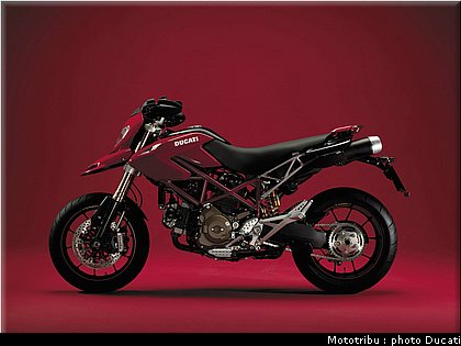 ducati_hypermotard_2007_050.jpg