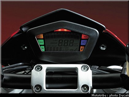 ducati_hypermotard_2007_053.jpg