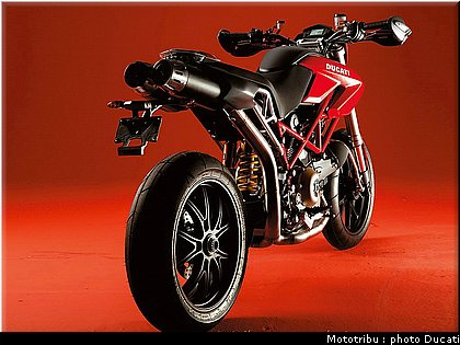 ducati_hypermotard_2007_059.jpg