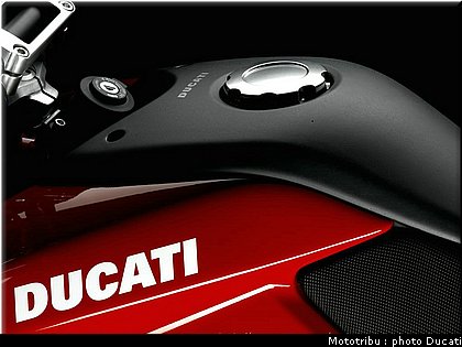 ducati_hypermotard_2007_060.jpg