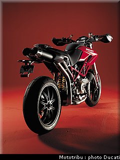 ducati_hypermotard_2007_062.jpg