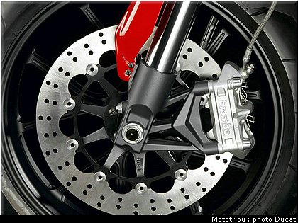 ducati_hypermotard_2007_075.jpg