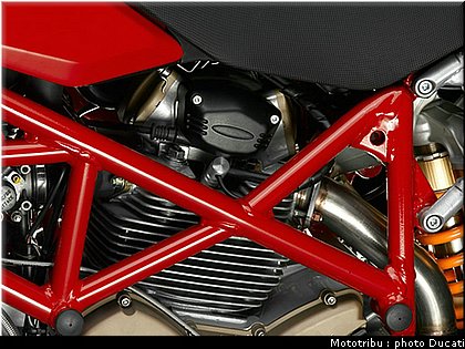 ducati_hypermotard_2007_076.jpg