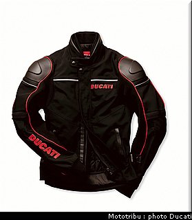ducati_hypermotard_2007_080.jpg