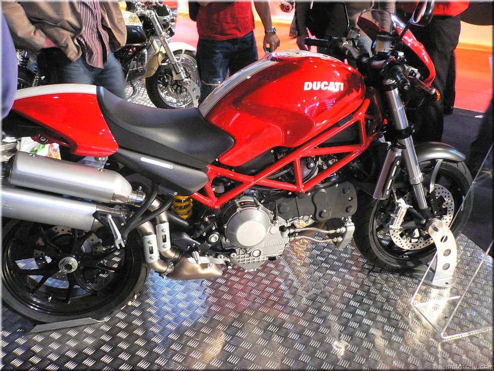 MOTO 
