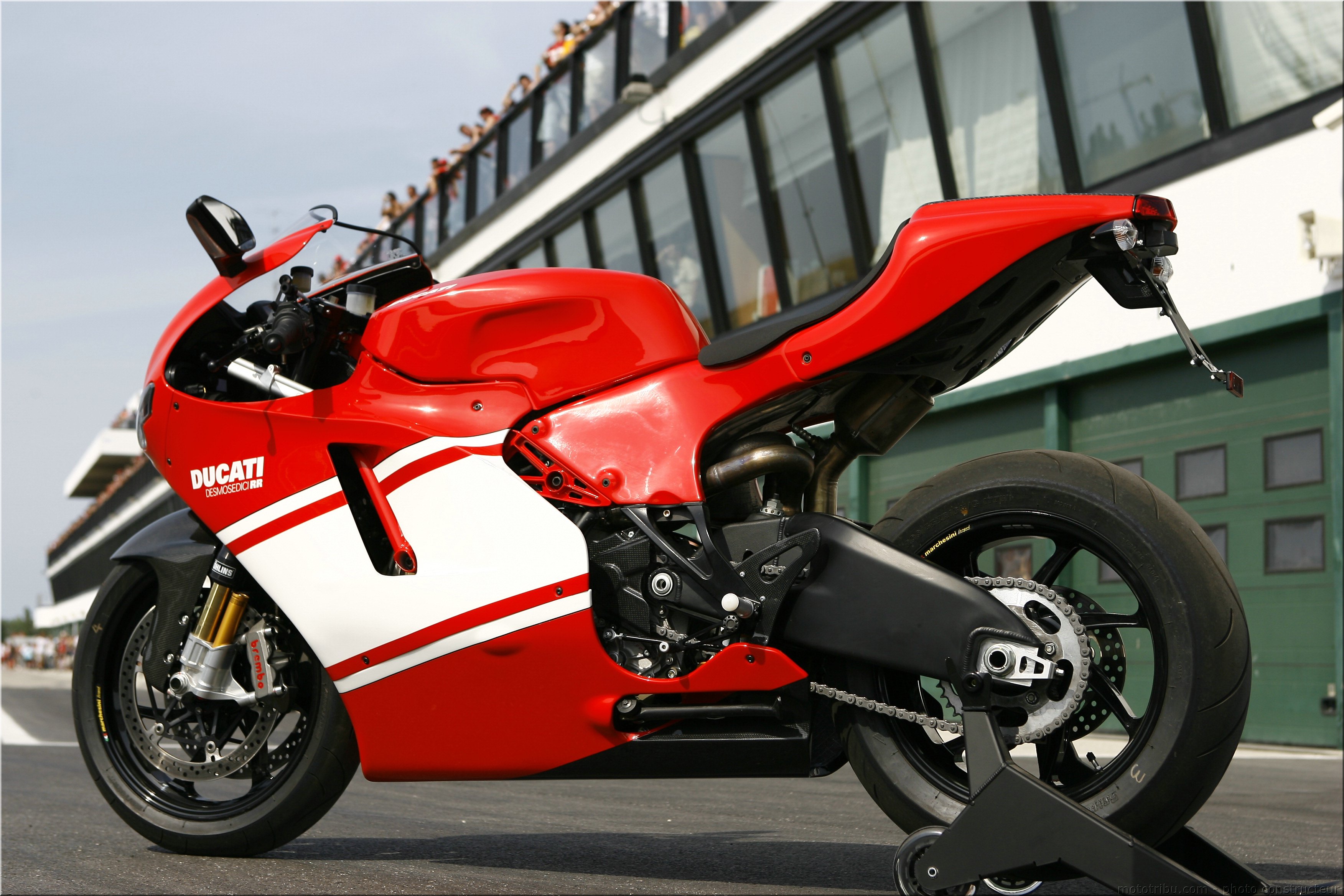MOTO 
