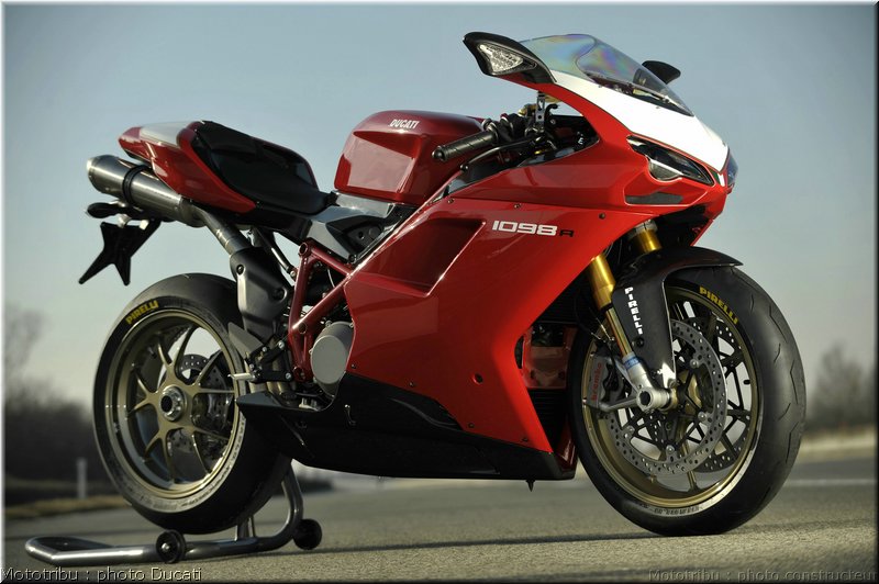 0040_ducati_1098_2008_static_004