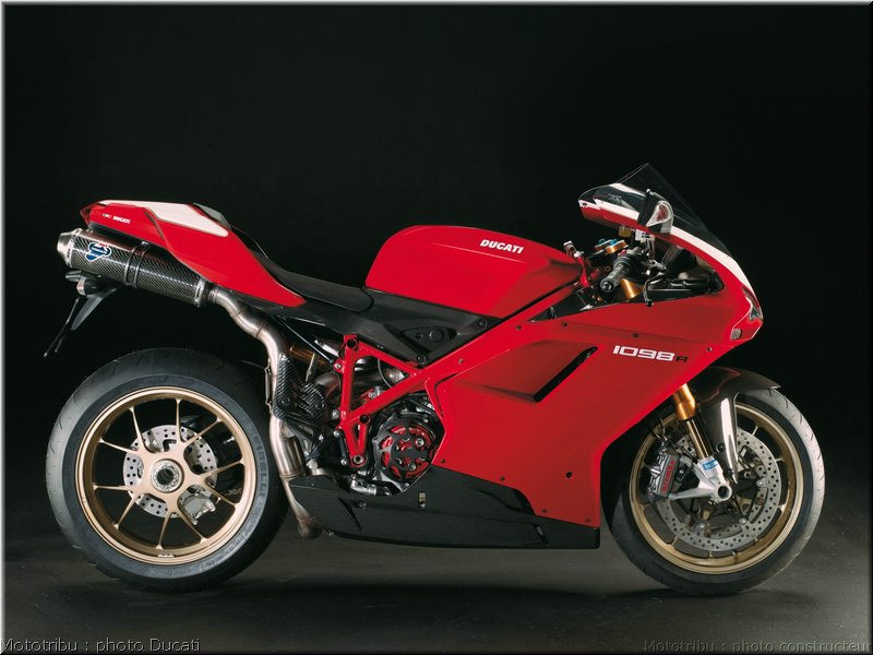 0051_ducati_1098_2008_static_015