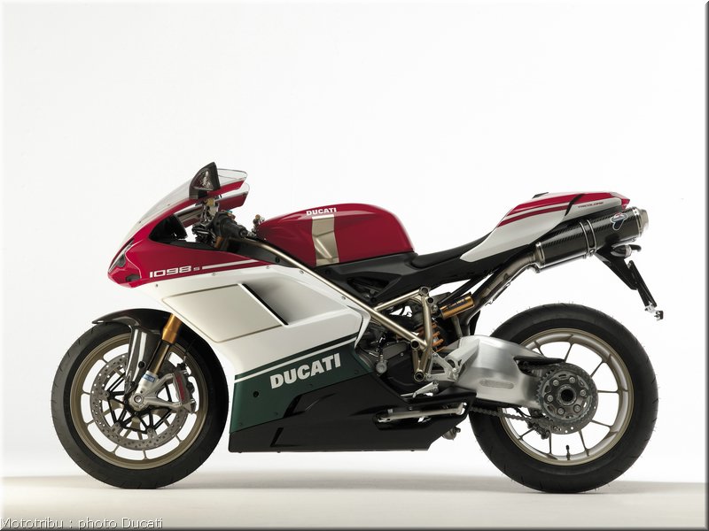 0056_ducati_1098_2008_static_020