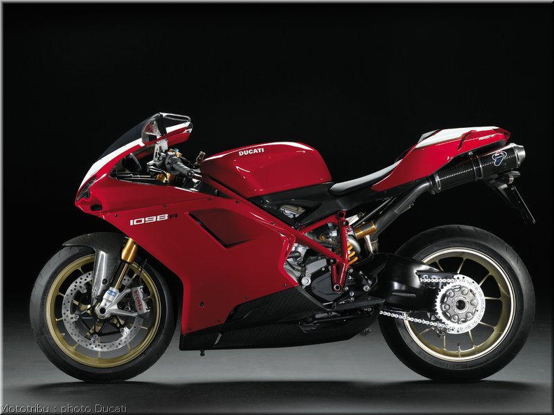 0062_ducati_1098_2008_static_026