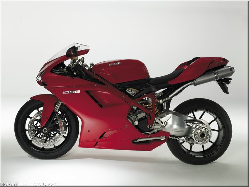 0065_ducati_1098_2008_static_029