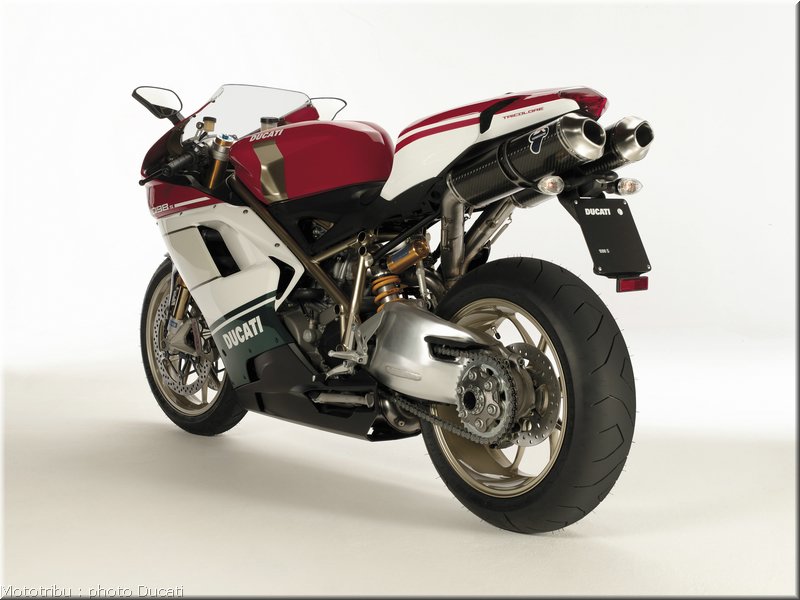 0072_ducati_1098_2008_static_036