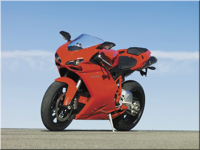0074_ducati_1098_2008_static_038