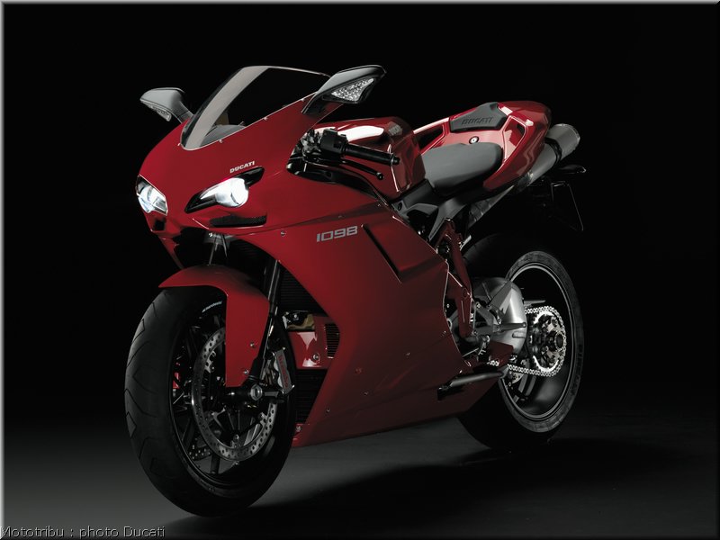 0075_ducati_1098_2008_static_039