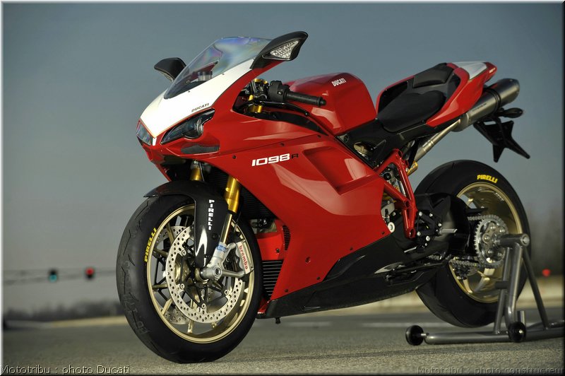 0079_ducati_1098_2008_static_043