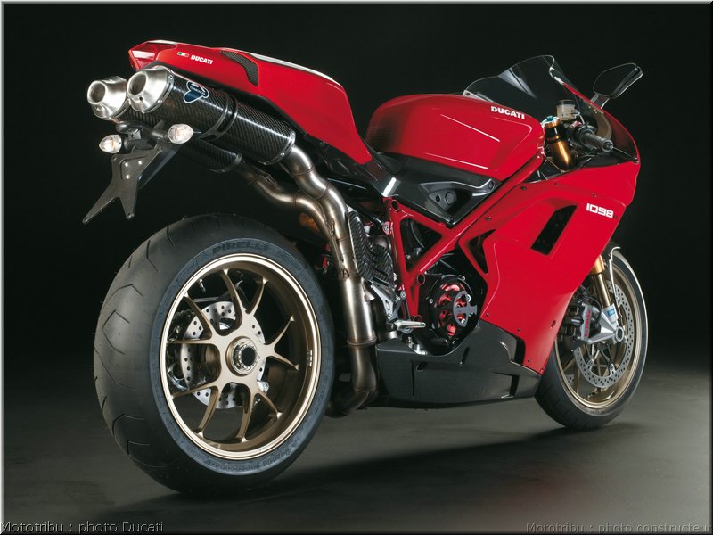 0082_ducati_1098_2008_static_046