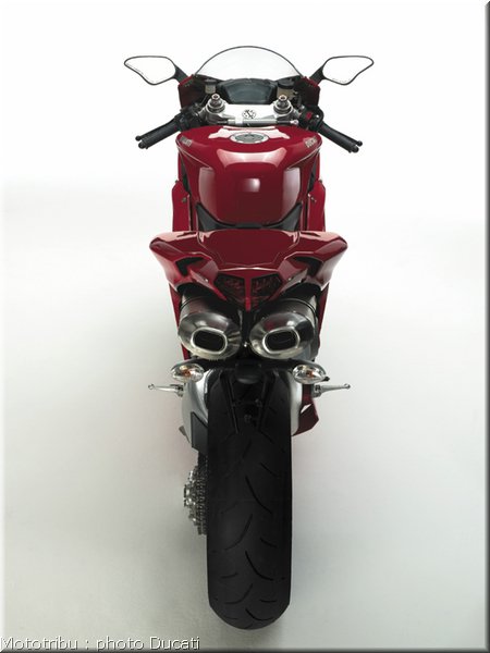 0086_ducati_1098_2008_static_050