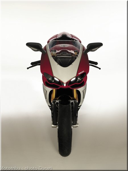 0088_ducati_1098_2008_static_052