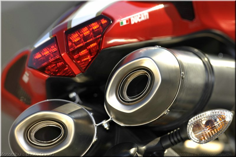 0100_ducati_1098_2008_detail_004