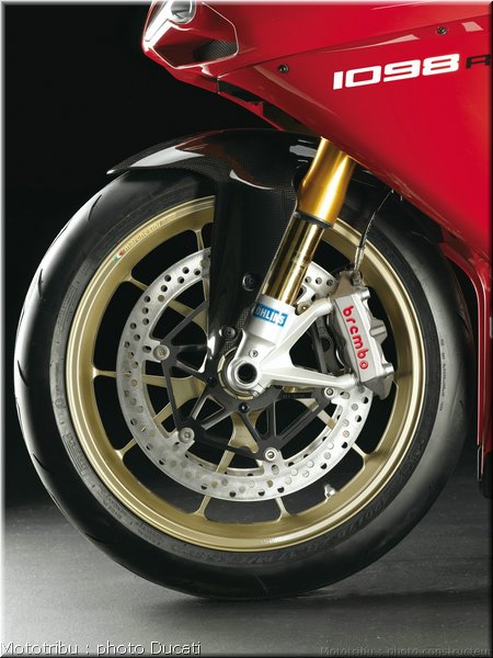 0114_ducati_1098_2008_detail_018