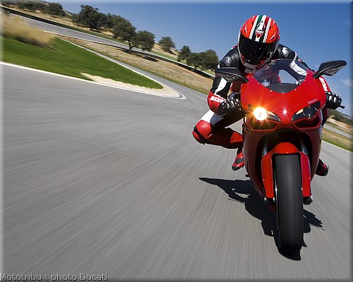 0022_ducati_1098_2008_action_020.JPG