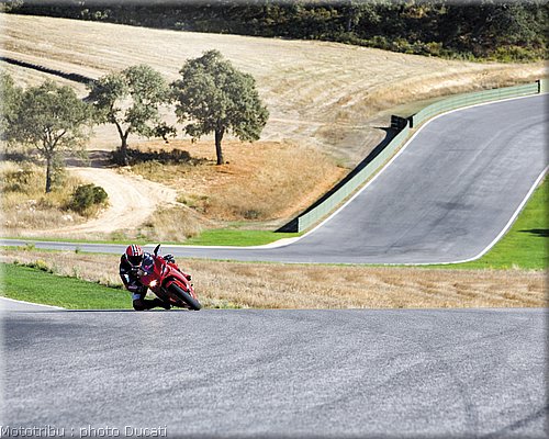 0023_ducati_1098_2008_action_021.JPG
