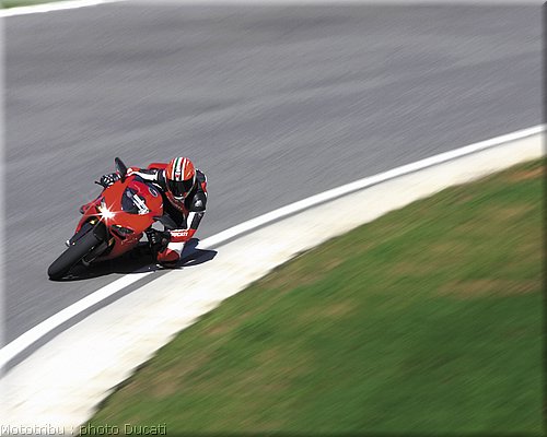 0028_ducati_1098_2008_action_026.jpg