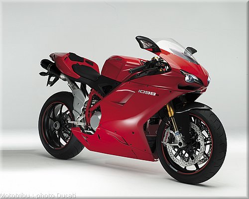 0038_ducati_1098_2008_static_002.jpg
