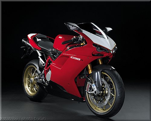 0043_ducati_1098_2008_static_007.jpg