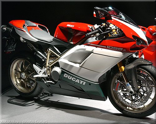 0046_ducati_1098_2008_static_010.jpg