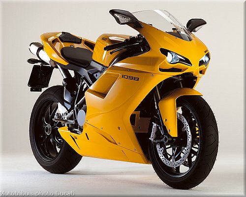 0047_ducati_1098_2008_static_011.jpg