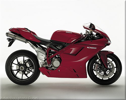 0048_ducati_1098_2008_static_012.jpg