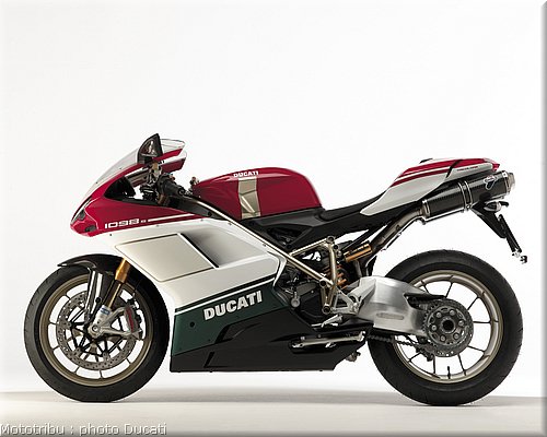 0056_ducati_1098_2008_static_020.JPG