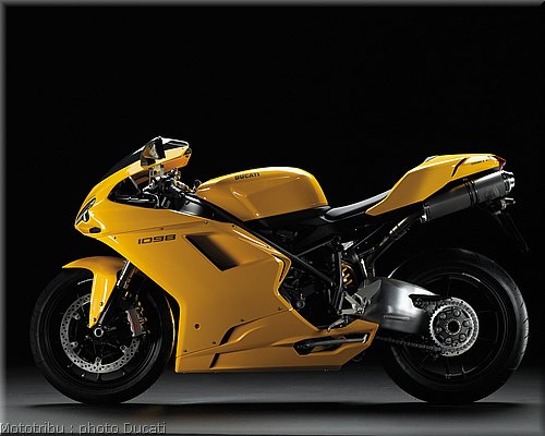 0057_ducati_1098_2008_static_021.jpg