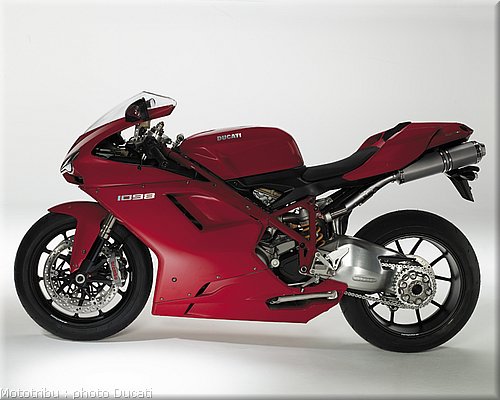0065_ducati_1098_2008_static_029.jpg