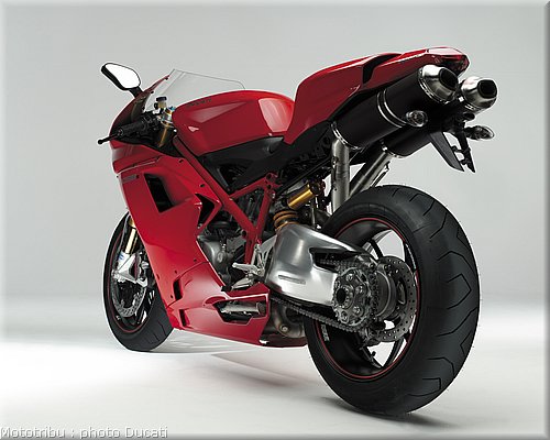 0066_ducati_1098_2008_static_030.jpg