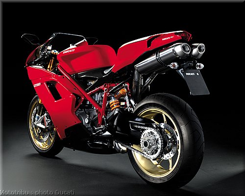 0068_ducati_1098_2008_static_032.jpg