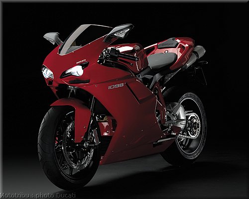 0075_ducati_1098_2008_static_039.jpg
