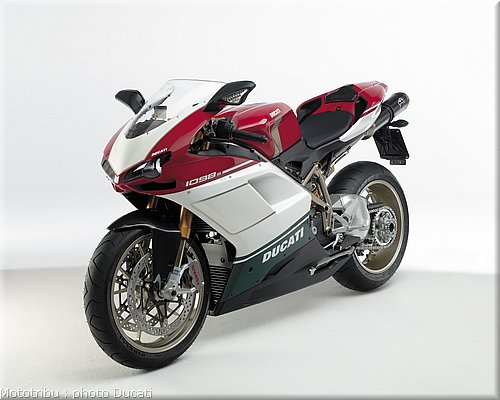 0078_ducati_1098_2008_static_042.JPG