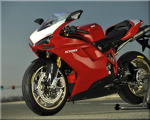 0079_ducati_1098_2008_static_043.jpg
