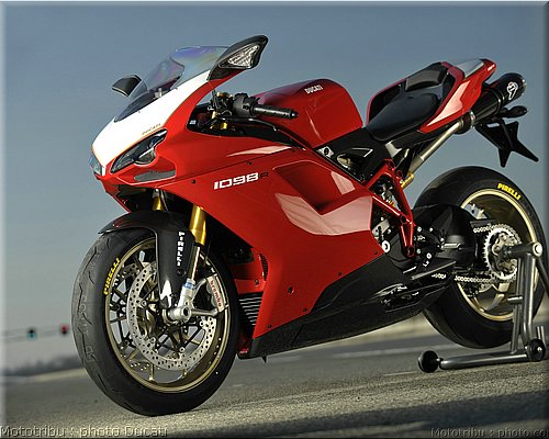 0080_ducati_1098_2008_static_044.jpg