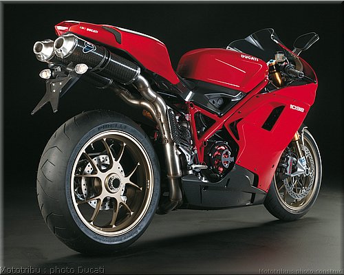 0082_ducati_1098_2008_static_046.jpg