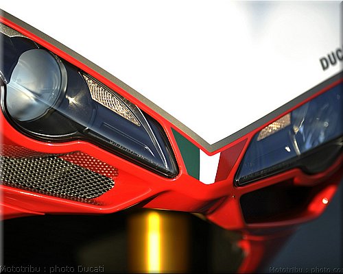 0097_ducati_1098_2008_detail_001.jpg