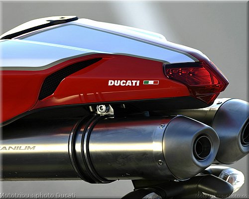 0099_ducati_1098_2008_detail_003.jpg