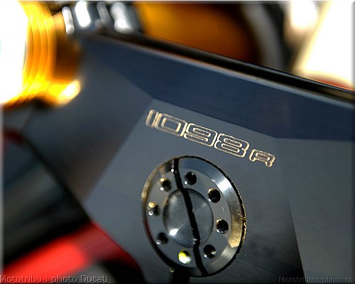 0103_ducati_1098_2008_detail_007.jpg