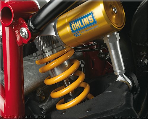 0107_ducati_1098_2008_detail_011.jpg