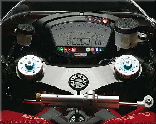 0108_ducati_1098_2008_detail_012.jpg