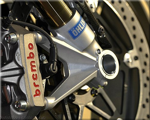 0109_ducati_1098_2008_detail_013.jpg