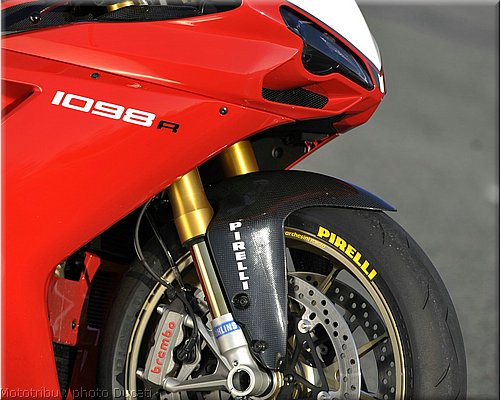 0111_ducati_1098_2008_detail_015.jpg